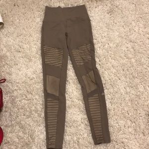 ALO leggings